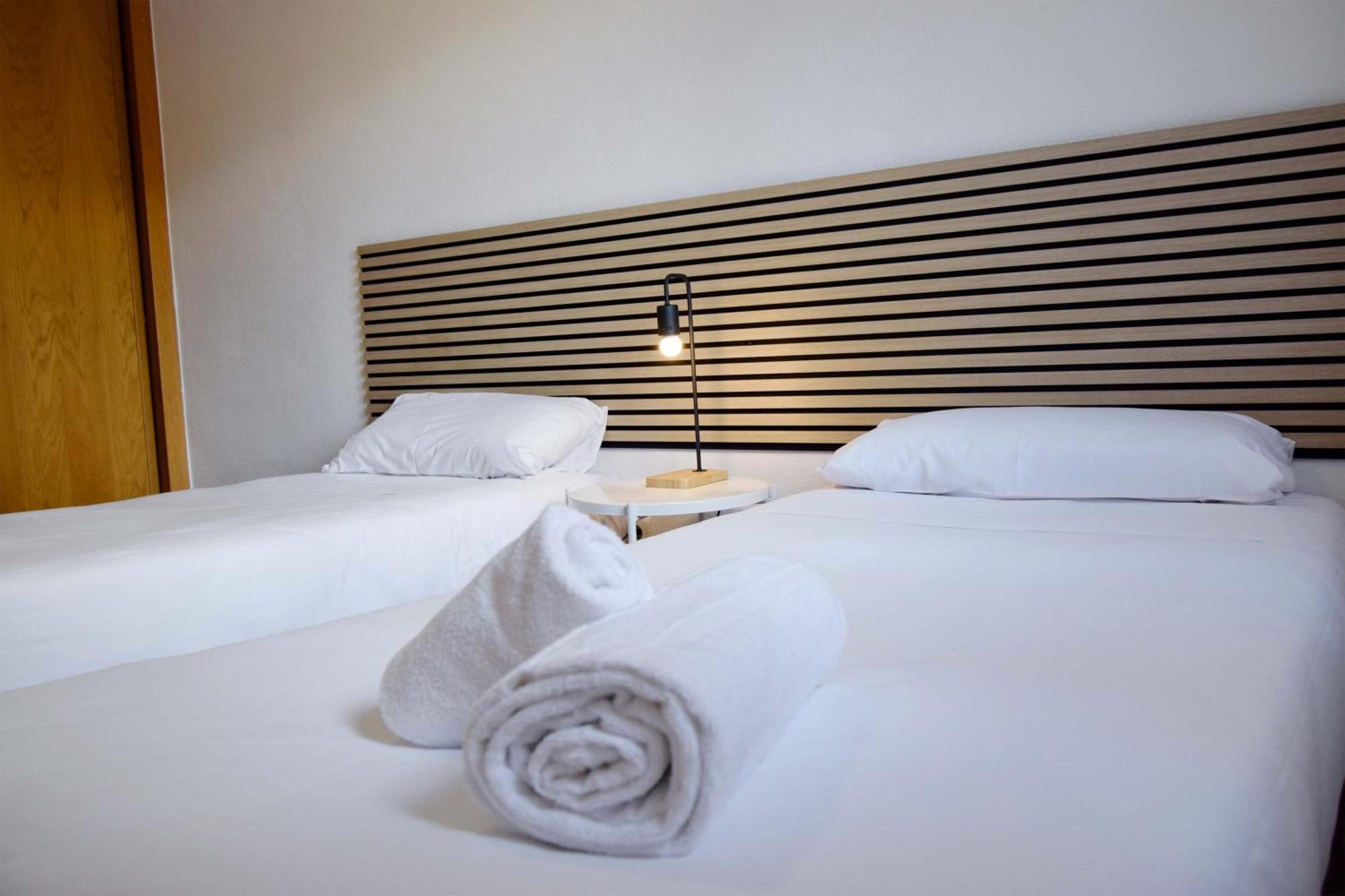 Apartamentos El Pilar Suites 3000 Сарагоса Екстер'єр фото