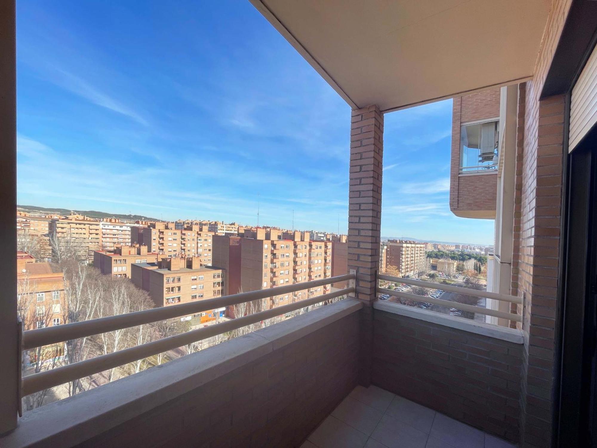 Apartamentos El Pilar Suites 3000 Сарагоса Екстер'єр фото